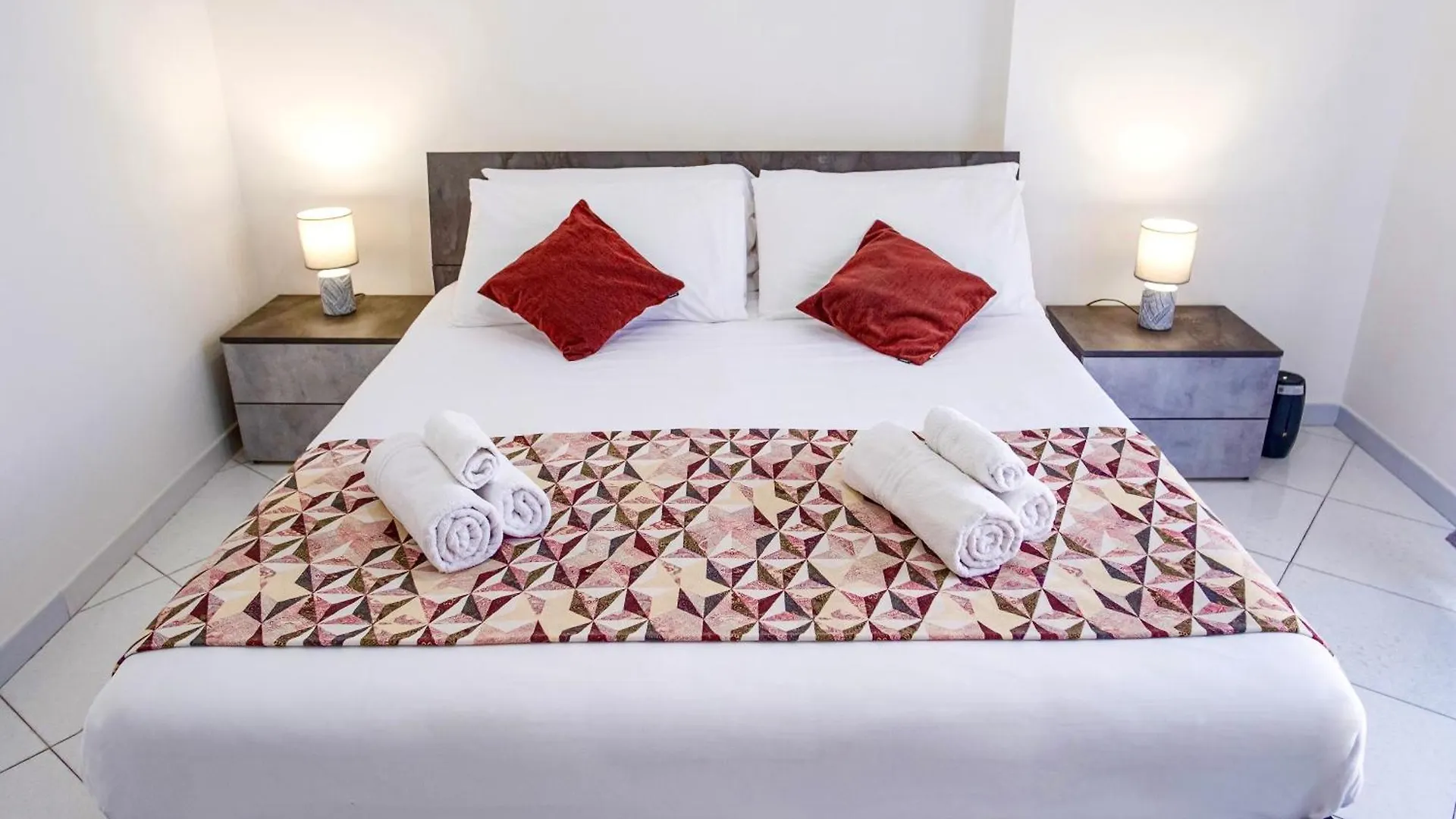 Madras Apartment San Giorgio a Cremano 0*,  Italy